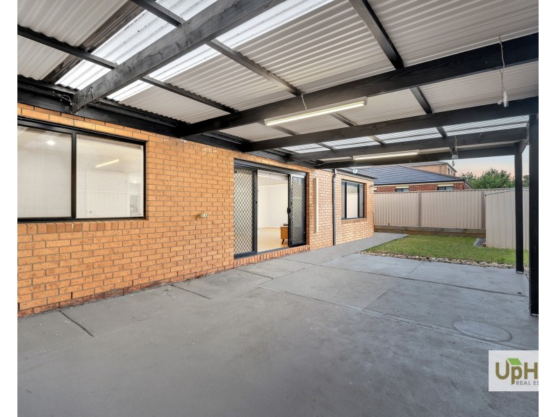 11 Nell Place, Narre Warren South VIC 3805