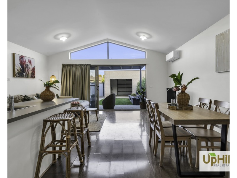 7 Comtois Lane, Clyde North VIC 3978