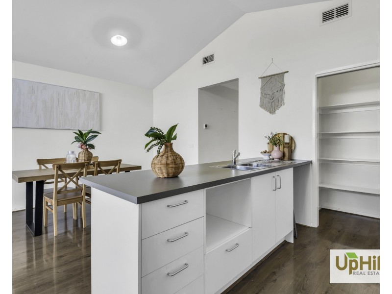 7 Comtois Lane, Clyde North VIC 3978