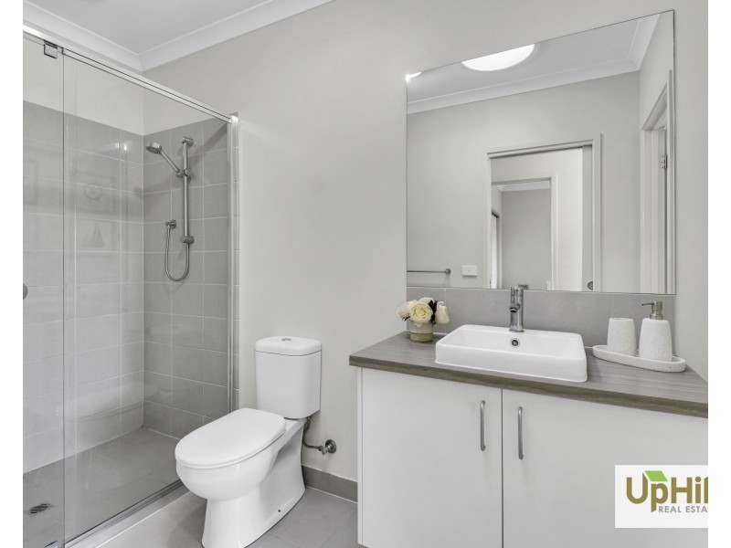 7 Comtois Lane, Clyde North VIC 3978