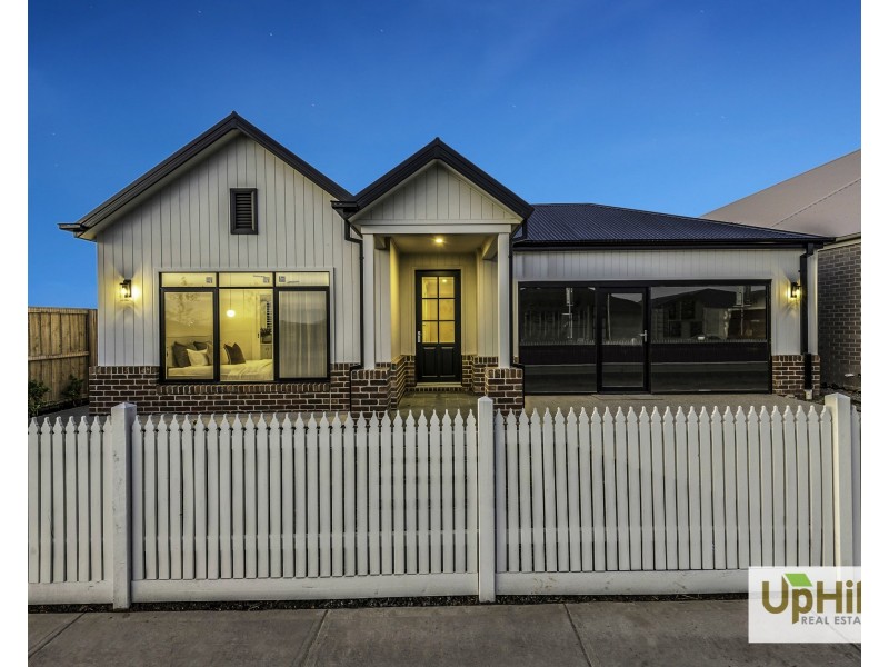 30 Clements street, Officer South VIC 3809
