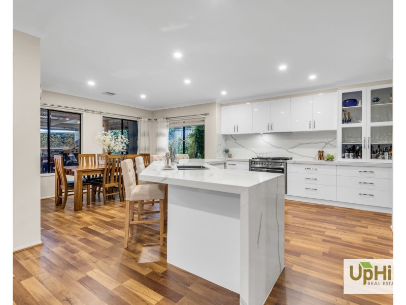 1 Tennyson Close, Berwick VIC 3806