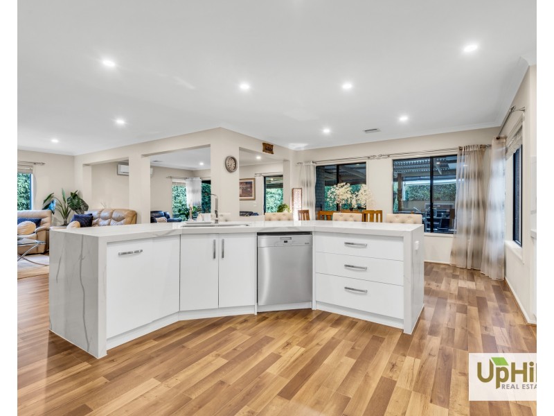 1 Tennyson Close, Berwick VIC 3806