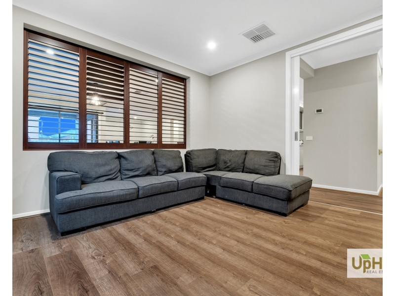 7 Bellotto Street, Cranbourne North VIC 3977