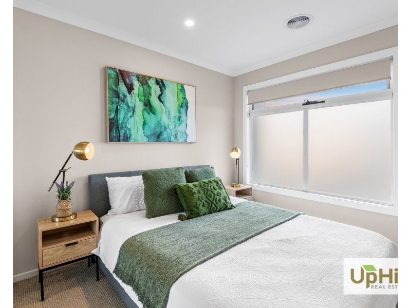 6 Hacienda Lane, Clyde North VIC 3978