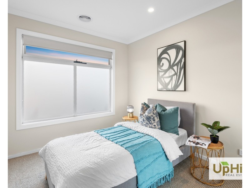 6 Hacienda Lane, Clyde North VIC 3978