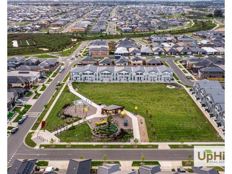 6 Hacienda Lane, Clyde North VIC 3978