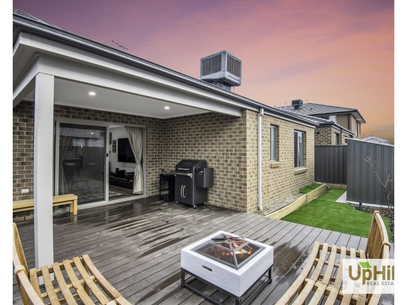 20 Magenta Street, Clyde North VIC 3978