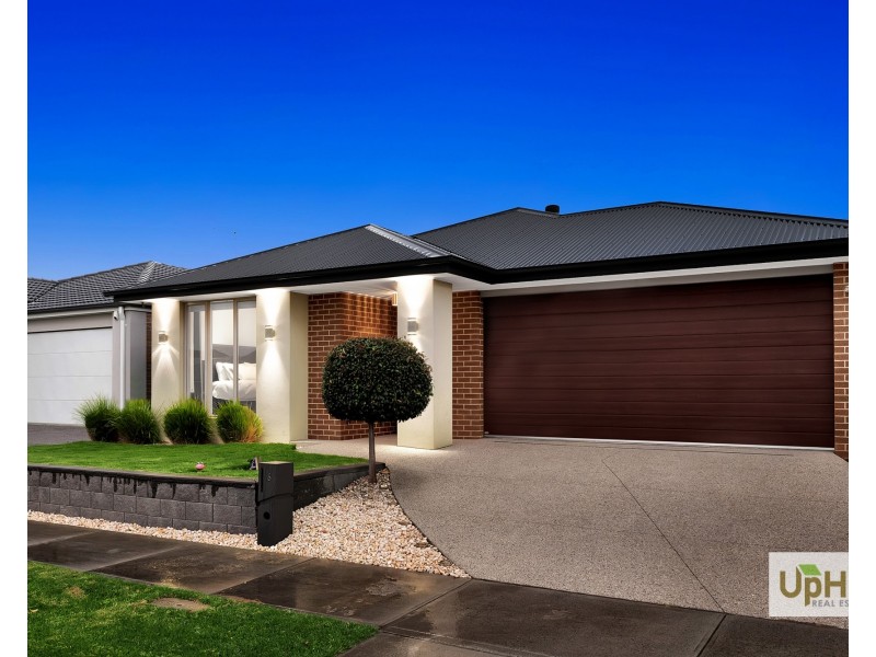 6 Sackville Avenue, Clyde North VIC 3978