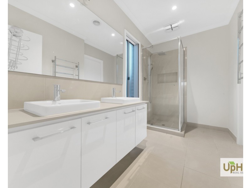 6 Sackville Avenue, Clyde North VIC 3978