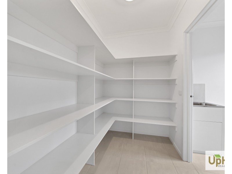 18 Vesna Avenue, Clyde North VIC 3978