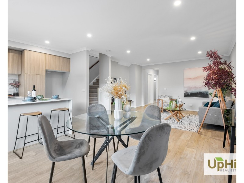 10 Watercolour Boulevard, Clyde North VIC 3978