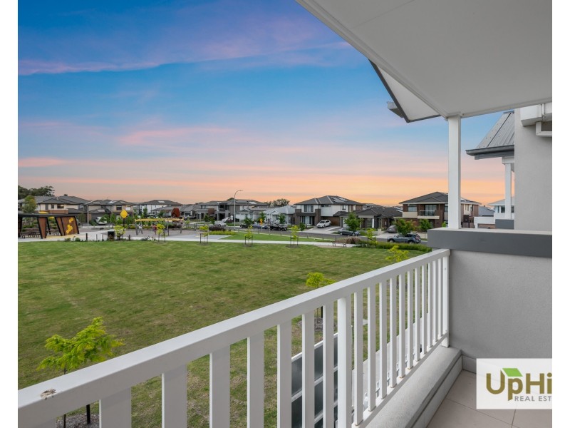 10 Watercolour Boulevard, Clyde North VIC 3978