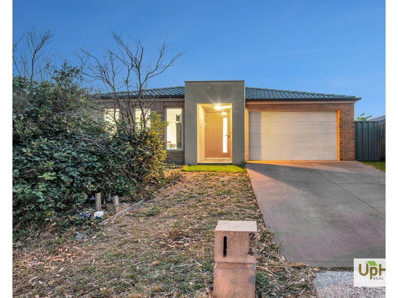 284 Casey Fields Boulevard, Cranbourne East VIC 3977