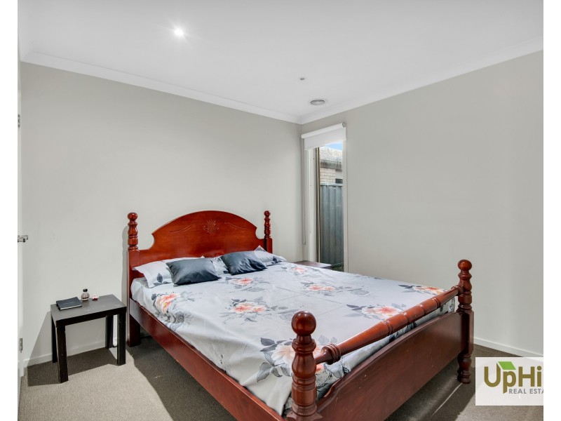 284 Casey Fields Boulevard, Cranbourne East VIC 3977
