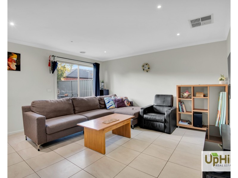 284 Casey Fields Boulevard, Cranbourne East VIC 3977