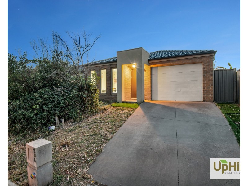 284 Casey Fields Boulevard, Cranbourne East VIC 3977