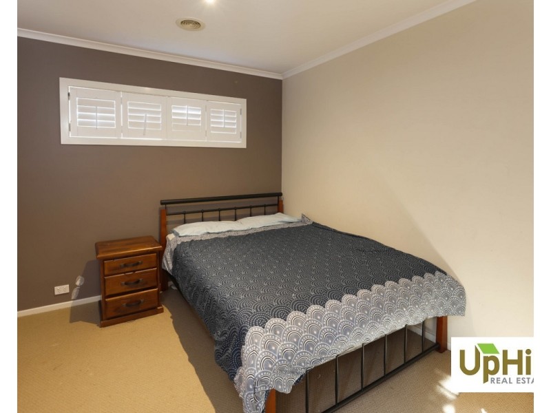 22 Fallingwater Drive, Pakenham VIC 3810