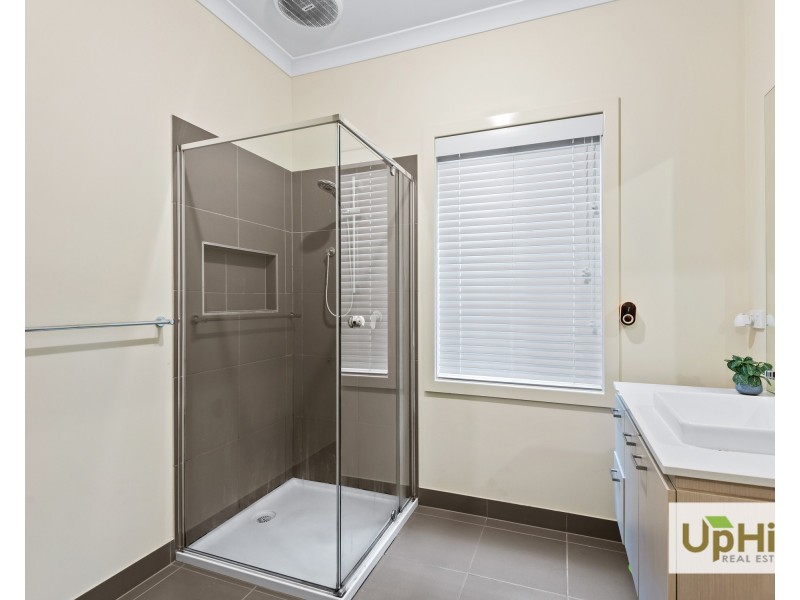 22 Gossamer Way, Narre Warren South VIC 3805