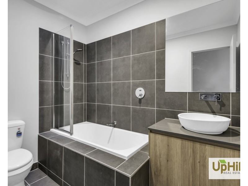 44 Kaduna Drive, Officer South VIC 3809