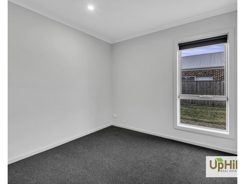 44 Kaduna Drive, Officer South VIC 3809