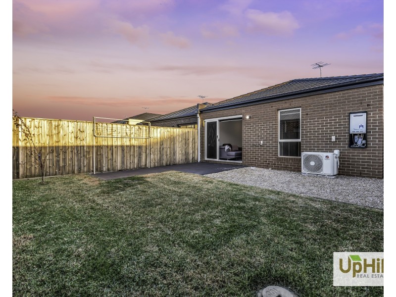 44 Kaduna Drive, Officer South VIC 3809