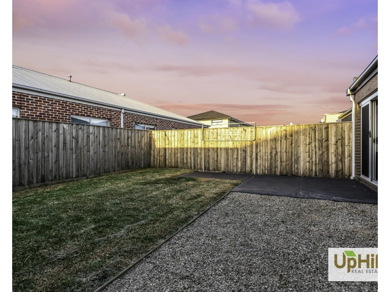 44 Kaduna Drive, Officer South VIC 3809