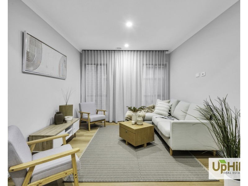 32 Handsome Avenue, Clyde North VIC 3978