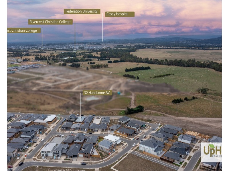 32 Handsome Avenue, Clyde North VIC 3978