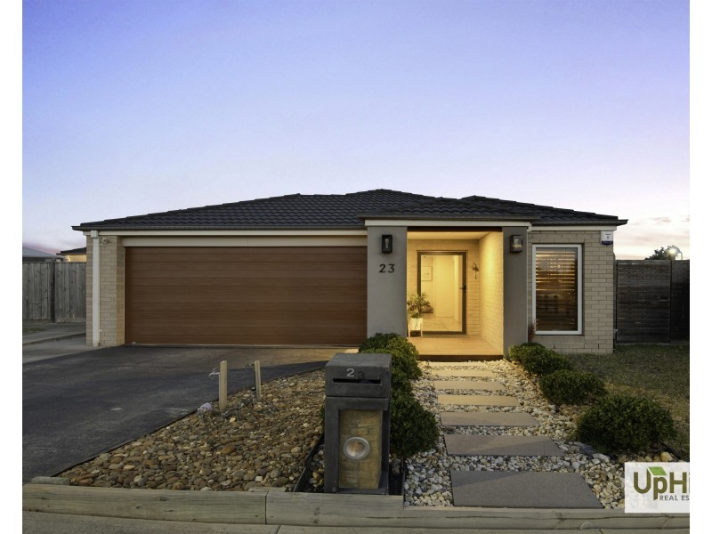23 Speargrass Close, Clyde North VIC 3978