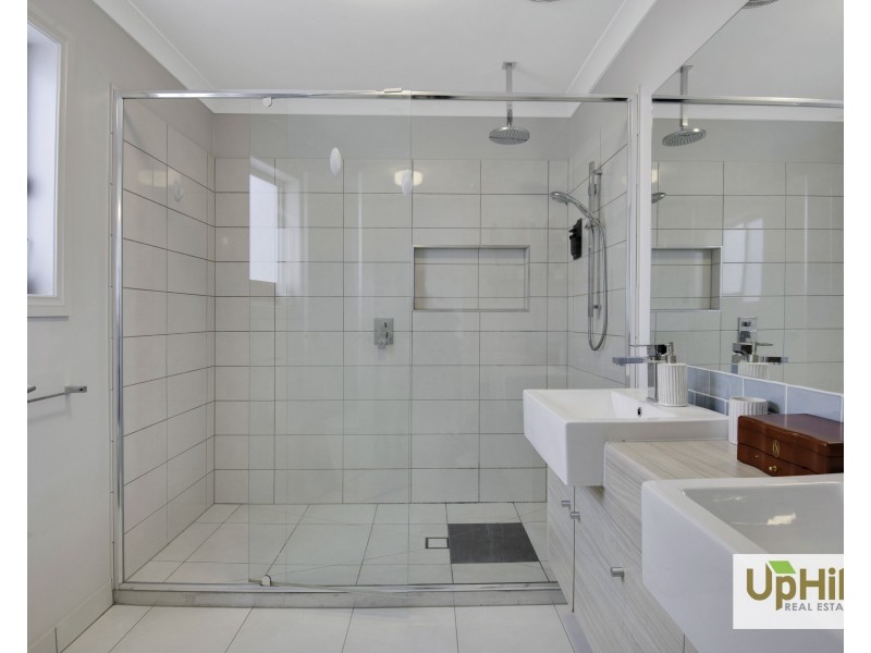 23 Speargrass Close, Clyde North VIC 3978