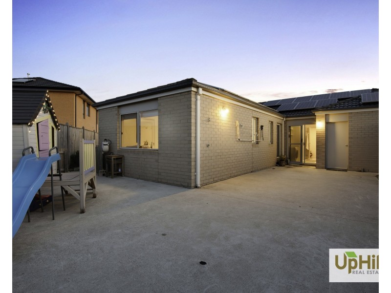 23 Speargrass Close, Clyde North VIC 3978