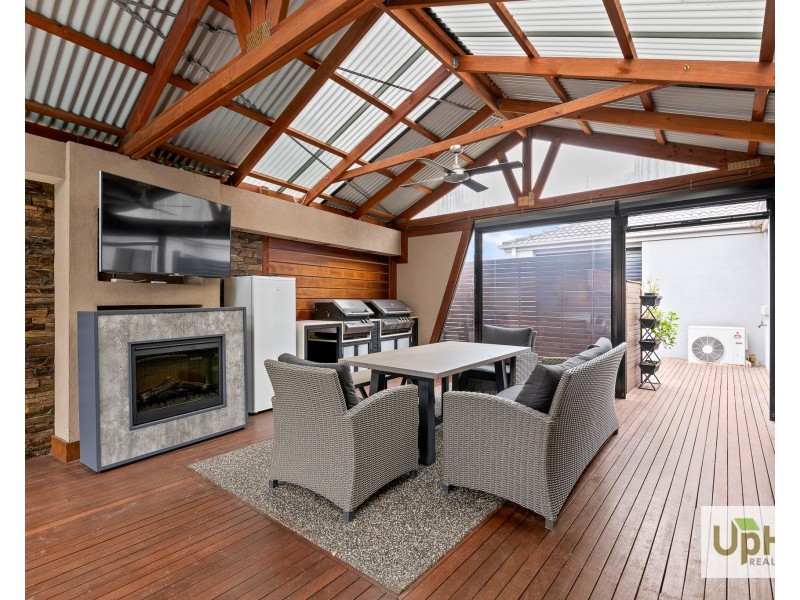 10 Riviera Drive, Berwick VIC 3806