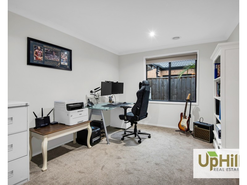3 Kenyan Avenue, Clyde VIC 3978