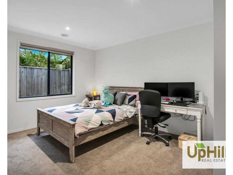 3 Kenyan Avenue, Clyde VIC 3978