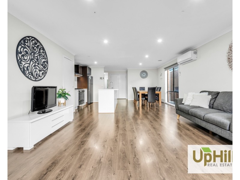 6 Landsdowne Avenue, Clyde North VIC 3978