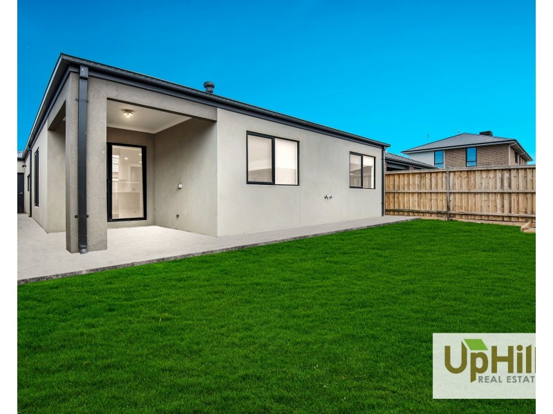 6 Carcoola Rise, Clyde North VIC 3978