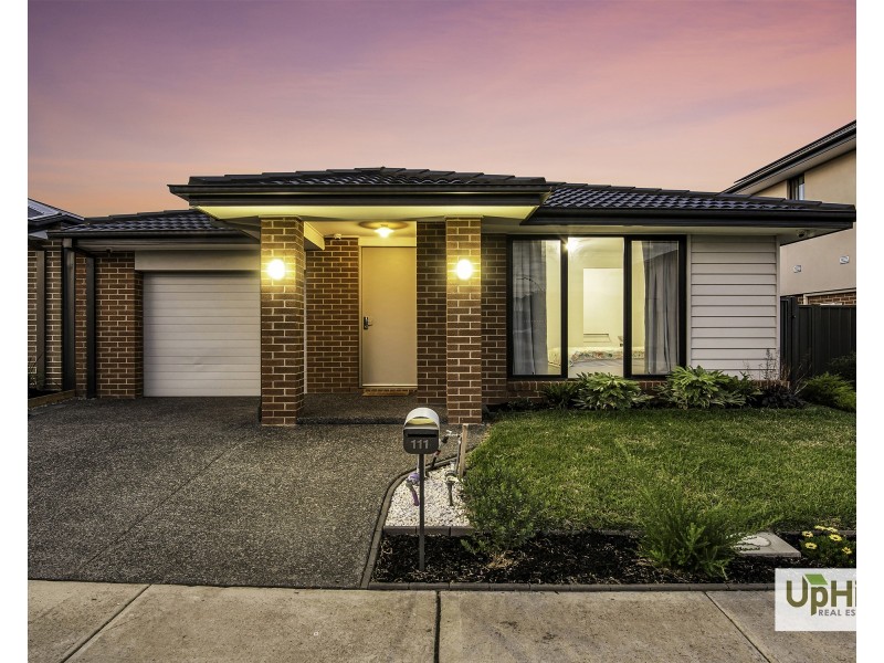 111 Yaralla Circuit, Clyde VIC 3978