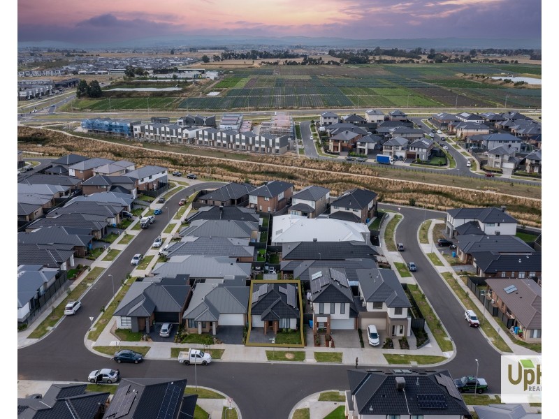 111 Yaralla Circuit, Clyde VIC 3978