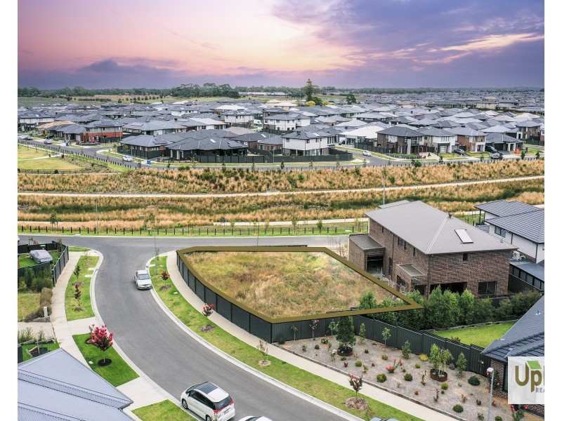 10 Caribbean Circuit, Clyde VIC 3978