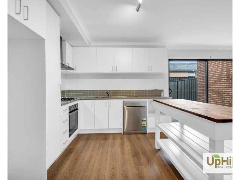 13 Marwedel Avenue, Clyde North VIC 3978