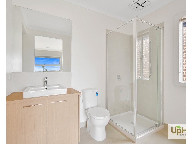 12 Aravalli Crescent, Clyde North VIC 3978