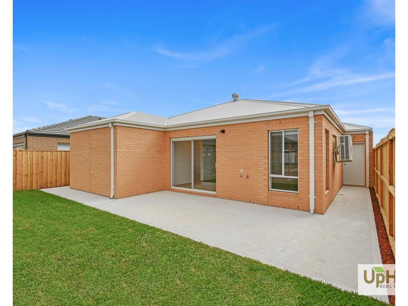 12 Aravalli Crescent, Clyde North VIC 3978