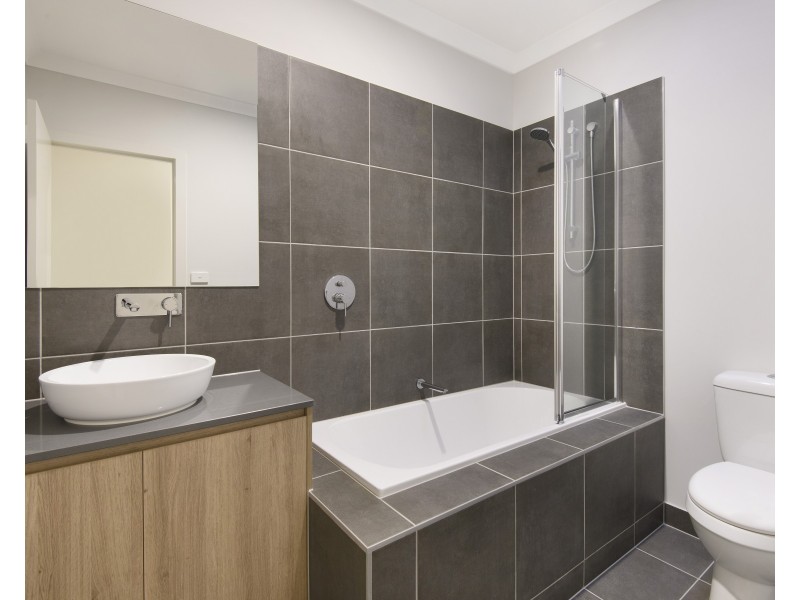 42 Kaduna Drive, Officer South VIC 3809