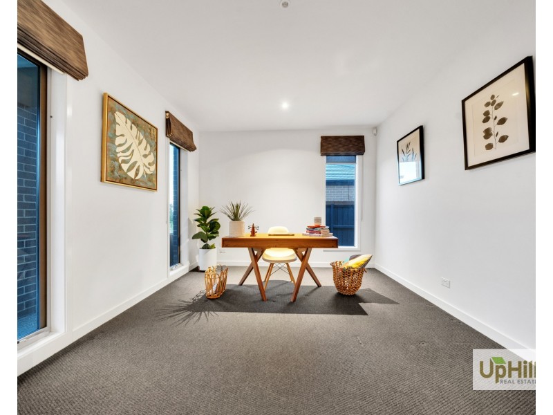 9 Goldsborough Drive, Officer VIC 3809