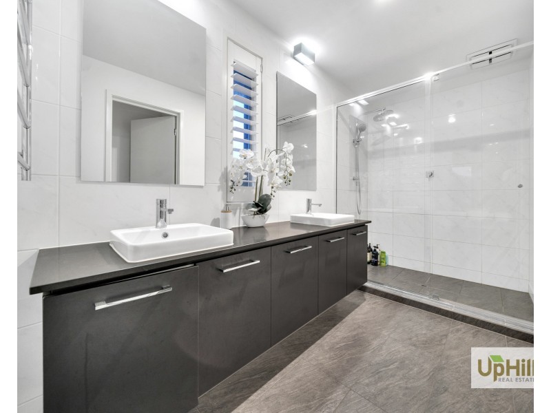 9 Goldsborough Drive, Officer VIC 3809