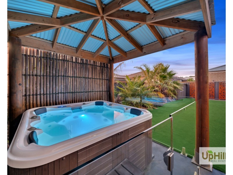 9 Goldsborough Drive, Officer VIC 3809