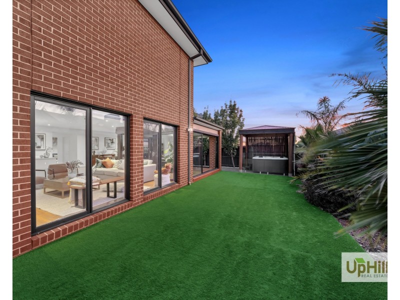 9 Goldsborough Drive, Officer VIC 3809