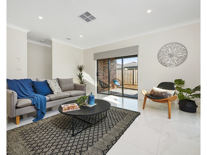 22 STANLEY DRIVE, Officer VIC 3809