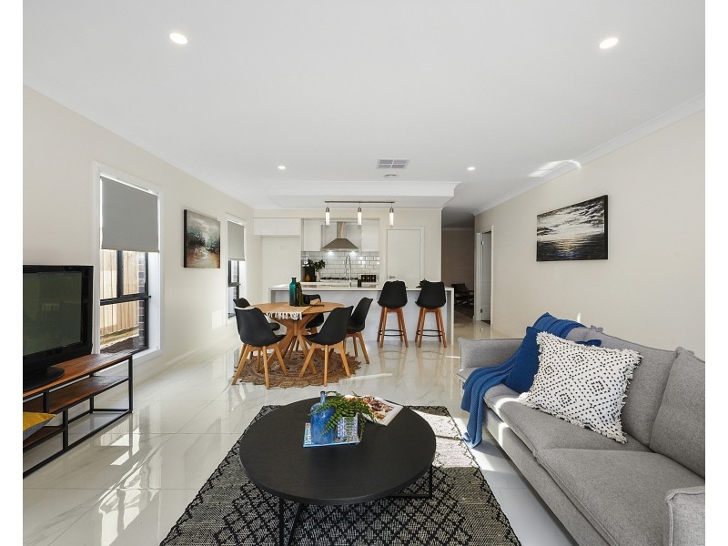 22 STANLEY DRIVE, Officer VIC 3809